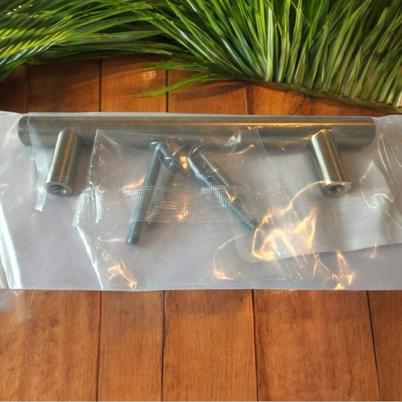 Franklin Brass | Liberty 10-Pack Steel Bar Pulls – 96mm (3-3/4”) Stainless Steel - Picture 3 of 11